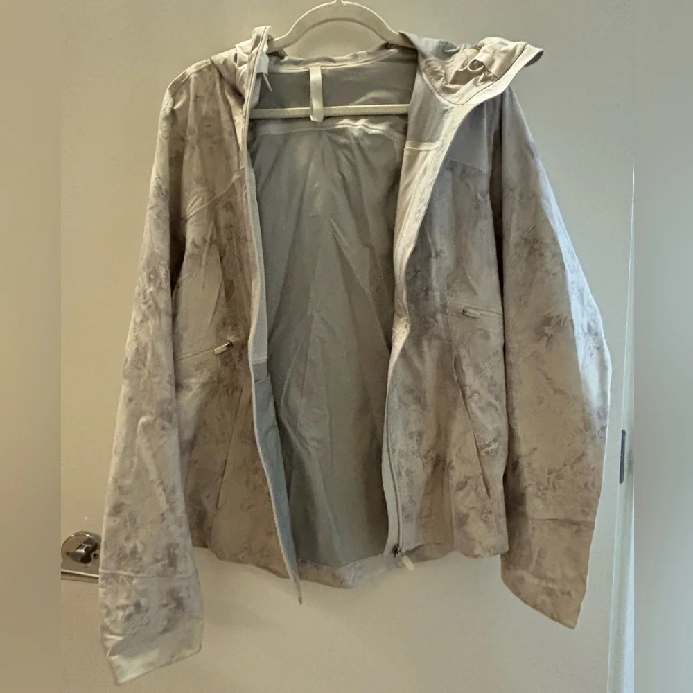 Lululemon Break a Trial Waterproof Jacket - Picture 4 of 4